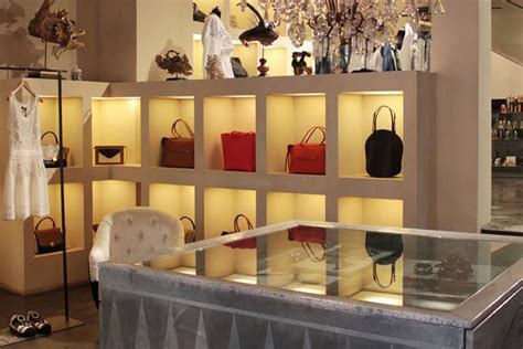 negozi versace abiti eleganti bologna|Le Boutique Chic Dove Fare Shopping a Bologna .